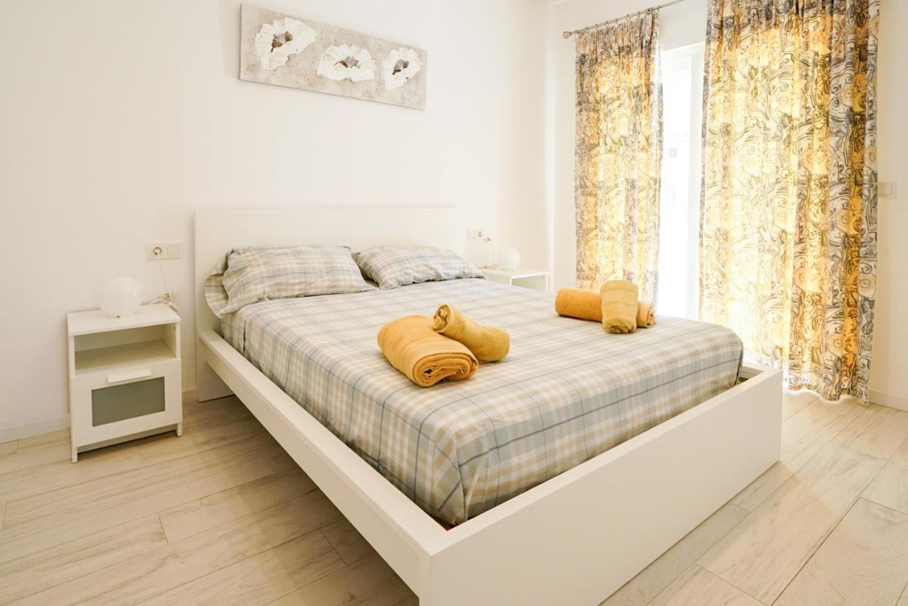 Casa Mya Con Terreno Privado Y Parking Compartido - A 800M De Playa Poniente Villa Benidorm Kültér fotó